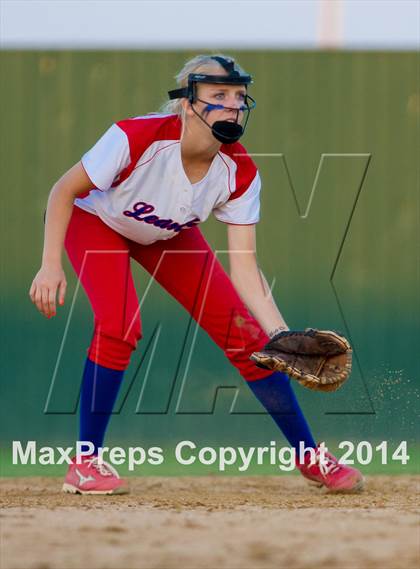 Thumbnail 2 in Medina Valley vs Leander (4A Regional Semifinal) photogallery.