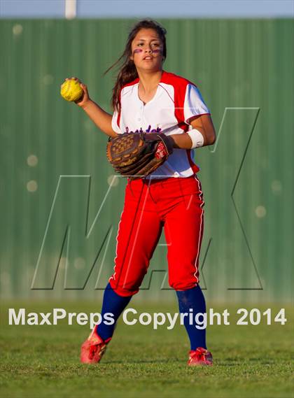 Thumbnail 1 in Medina Valley vs Leander (4A Regional Semifinal) photogallery.