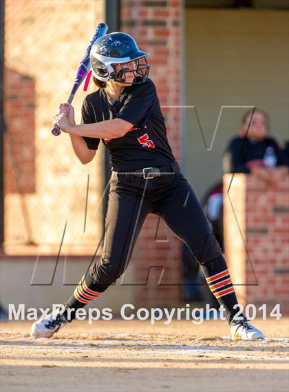 Thumbnail 2 in Medina Valley vs Leander (4A Regional Semifinal) photogallery.