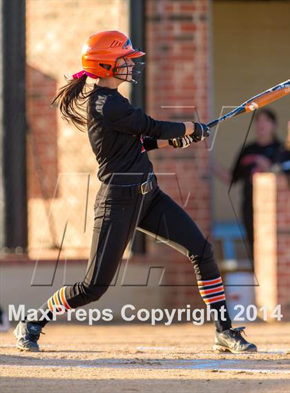 Thumbnail 1 in Medina Valley vs Leander (4A Regional Semifinal) photogallery.