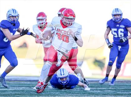 Thumbnail 1 in Lincoln vs. Valle Catholic (MSHSAA Class 1 Championship) photogallery.