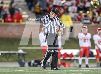 Thumbnail 3 in Lincoln vs. Valle Catholic (MSHSAA Class 1 Championship) photogallery.