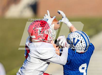 Thumbnail 3 in Lincoln vs. Valle Catholic (MSHSAA Class 1 Championship) photogallery.