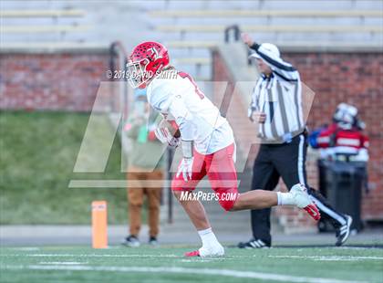 Thumbnail 3 in Lincoln vs. Valle Catholic (MSHSAA Class 1 Championship) photogallery.