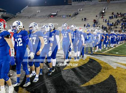 Thumbnail 3 in Lincoln vs. Valle Catholic (MSHSAA Class 1 Championship) photogallery.
