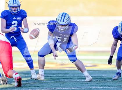 Thumbnail 1 in Lincoln vs. Valle Catholic (MSHSAA Class 1 Championship) photogallery.