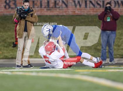 Thumbnail 3 in Lincoln vs. Valle Catholic (MSHSAA Class 1 Championship) photogallery.