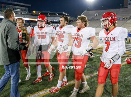 Thumbnail 3 in Lincoln vs. Valle Catholic (MSHSAA Class 1 Championship) photogallery.