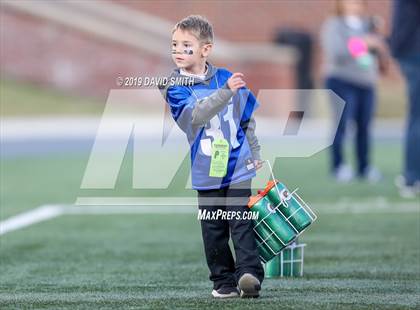 Thumbnail 3 in Lincoln vs. Valle Catholic (MSHSAA Class 1 Championship) photogallery.