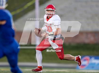 Thumbnail 2 in Lincoln vs. Valle Catholic (MSHSAA Class 1 Championship) photogallery.