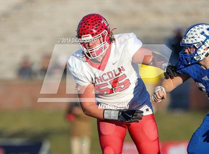 Thumbnail 3 in Lincoln vs. Valle Catholic (MSHSAA Class 1 Championship) photogallery.