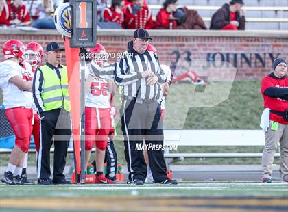 Thumbnail 3 in Lincoln vs. Valle Catholic (MSHSAA Class 1 Championship) photogallery.
