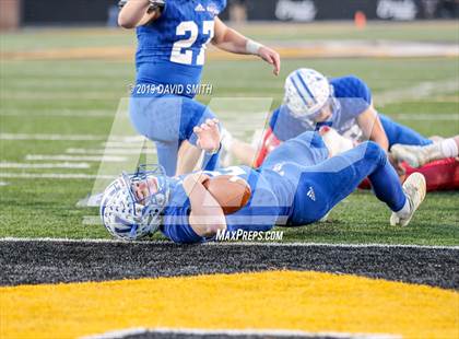 Thumbnail 3 in Lincoln vs. Valle Catholic (MSHSAA Class 1 Championship) photogallery.