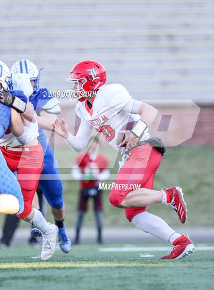 Thumbnail 3 in Lincoln vs. Valle Catholic (MSHSAA Class 1 Championship) photogallery.