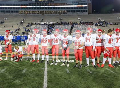 Thumbnail 2 in Lincoln vs. Valle Catholic (MSHSAA Class 1 Championship) photogallery.