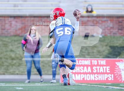 Thumbnail 3 in Lincoln vs. Valle Catholic (MSHSAA Class 1 Championship) photogallery.