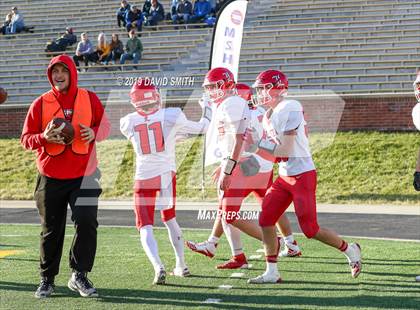 Thumbnail 1 in Lincoln vs. Valle Catholic (MSHSAA Class 1 Championship) photogallery.