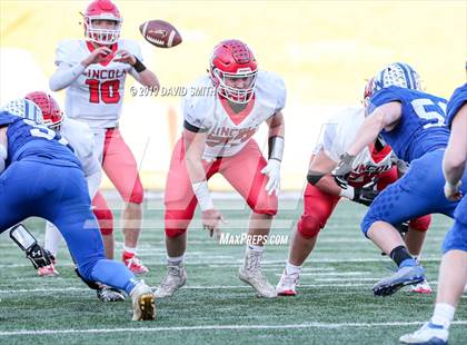 Thumbnail 2 in Lincoln vs. Valle Catholic (MSHSAA Class 1 Championship) photogallery.