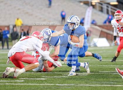 Thumbnail 1 in Lincoln vs. Valle Catholic (MSHSAA Class 1 Championship) photogallery.