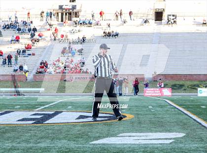 Thumbnail 3 in Lincoln vs. Valle Catholic (MSHSAA Class 1 Championship) photogallery.
