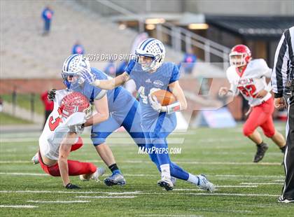 Thumbnail 2 in Lincoln vs. Valle Catholic (MSHSAA Class 1 Championship) photogallery.