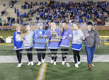 Thumbnail 3 in Lincoln vs. Valle Catholic (MSHSAA Class 1 Championship) photogallery.