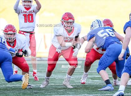 Thumbnail 1 in Lincoln vs. Valle Catholic (MSHSAA Class 1 Championship) photogallery.