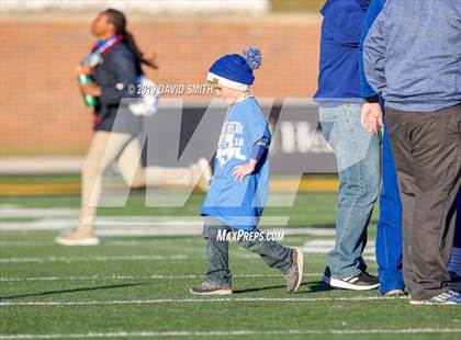 Thumbnail 3 in Lincoln vs. Valle Catholic (MSHSAA Class 1 Championship) photogallery.