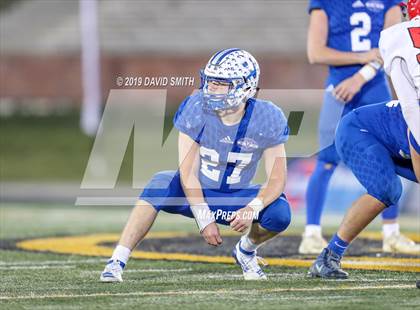 Thumbnail 2 in Lincoln vs. Valle Catholic (MSHSAA Class 1 Championship) photogallery.