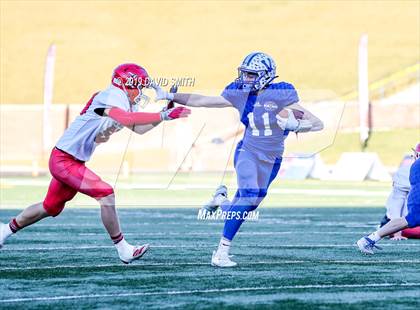 Thumbnail 3 in Lincoln vs. Valle Catholic (MSHSAA Class 1 Championship) photogallery.