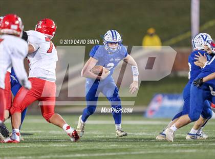 Thumbnail 3 in Lincoln vs. Valle Catholic (MSHSAA Class 1 Championship) photogallery.