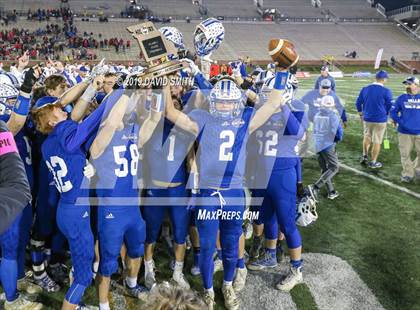 Thumbnail 1 in Lincoln vs. Valle Catholic (MSHSAA Class 1 Championship) photogallery.