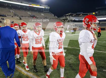 Thumbnail 1 in Lincoln vs. Valle Catholic (MSHSAA Class 1 Championship) photogallery.