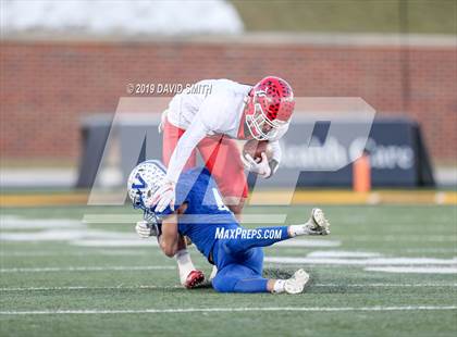 Thumbnail 2 in Lincoln vs. Valle Catholic (MSHSAA Class 1 Championship) photogallery.