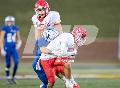 Thumbnail 3 in Lincoln vs. Valle Catholic (MSHSAA Class 1 Championship) photogallery.
