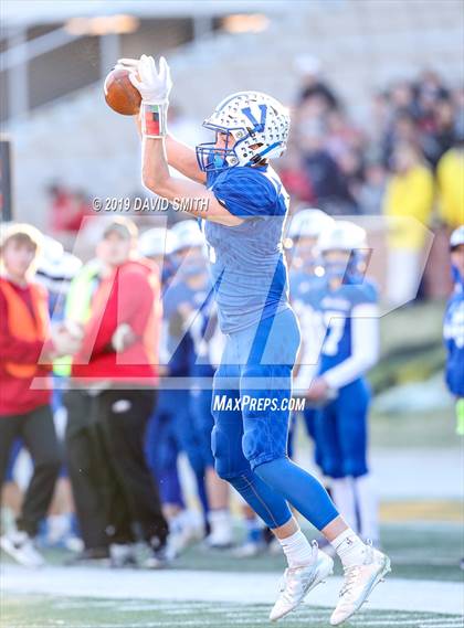 Thumbnail 1 in Lincoln vs. Valle Catholic (MSHSAA Class 1 Championship) photogallery.