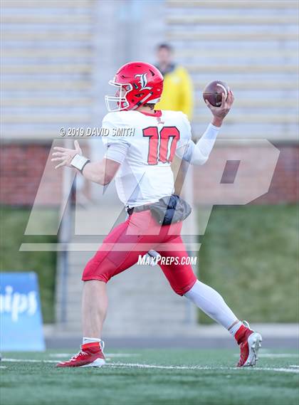 Thumbnail 3 in Lincoln vs. Valle Catholic (MSHSAA Class 1 Championship) photogallery.