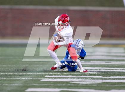 Thumbnail 1 in Lincoln vs. Valle Catholic (MSHSAA Class 1 Championship) photogallery.