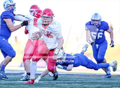 Thumbnail 1 in Lincoln vs. Valle Catholic (MSHSAA Class 1 Championship) photogallery.