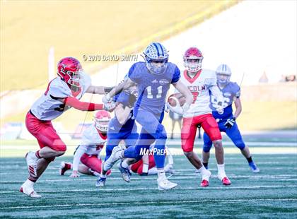 Thumbnail 2 in Lincoln vs. Valle Catholic (MSHSAA Class 1 Championship) photogallery.
