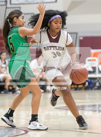 Thumbnail 2 in Coachella Valley vs  Rancho Mirage (Desert Holiday Classic) photogallery.