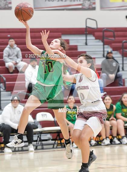 Thumbnail 2 in Coachella Valley vs  Rancho Mirage (Desert Holiday Classic) photogallery.