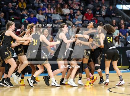 Thumbnail 3 in Lee's Summit West vs. North Kansas City (MSHSAA Class 5 Quarterfinal) photogallery.