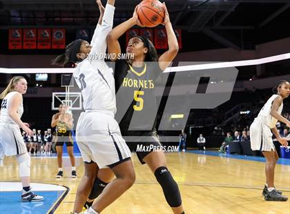 Thumbnail 2 in Lee's Summit West vs. North Kansas City (MSHSAA Class 5 Quarterfinal) photogallery.