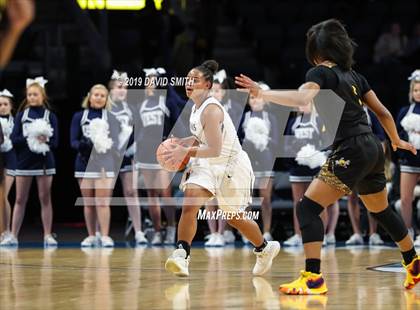 Thumbnail 3 in Lee's Summit West vs. North Kansas City (MSHSAA Class 5 Quarterfinal) photogallery.