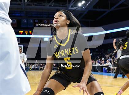 Thumbnail 2 in Lee's Summit West vs. North Kansas City (MSHSAA Class 5 Quarterfinal) photogallery.