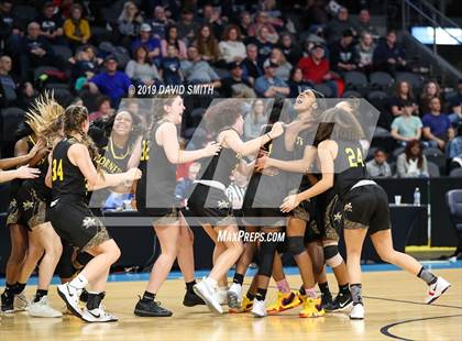 Thumbnail 3 in Lee's Summit West vs. North Kansas City (MSHSAA Class 5 Quarterfinal) photogallery.