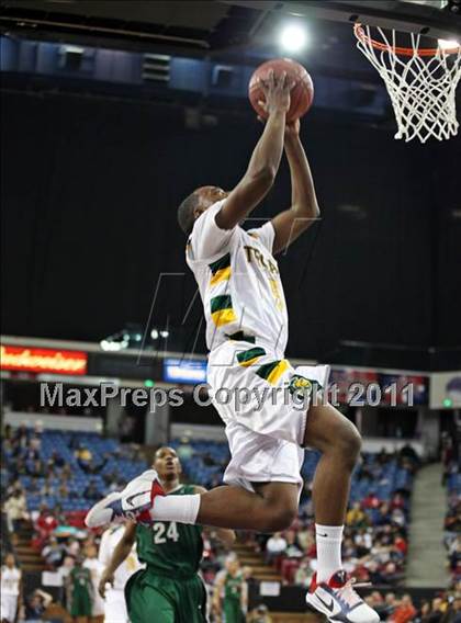 Thumbnail 1 in Castro Valley vs. De La Salle (CIF NorCal D1 Regional Final) photogallery.
