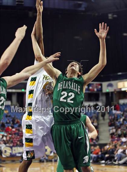 Thumbnail 1 in Castro Valley vs. De La Salle (CIF NorCal D1 Regional Final) photogallery.