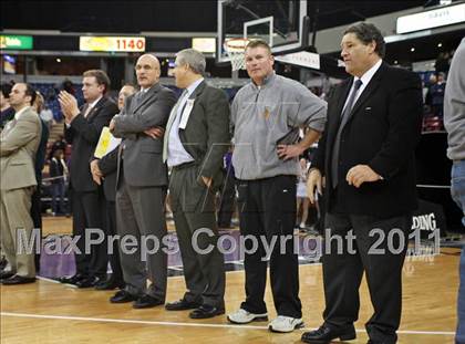 Thumbnail 3 in Castro Valley vs. De La Salle (CIF NorCal D1 Regional Final) photogallery.